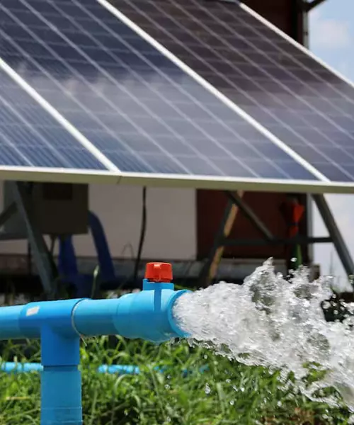 pumping_water_with_solar_panels