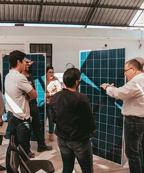 guy_explaining_something_about_solar_panels